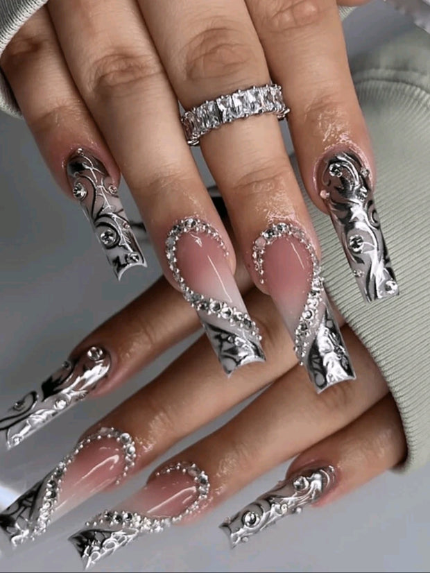 Lavish Nails