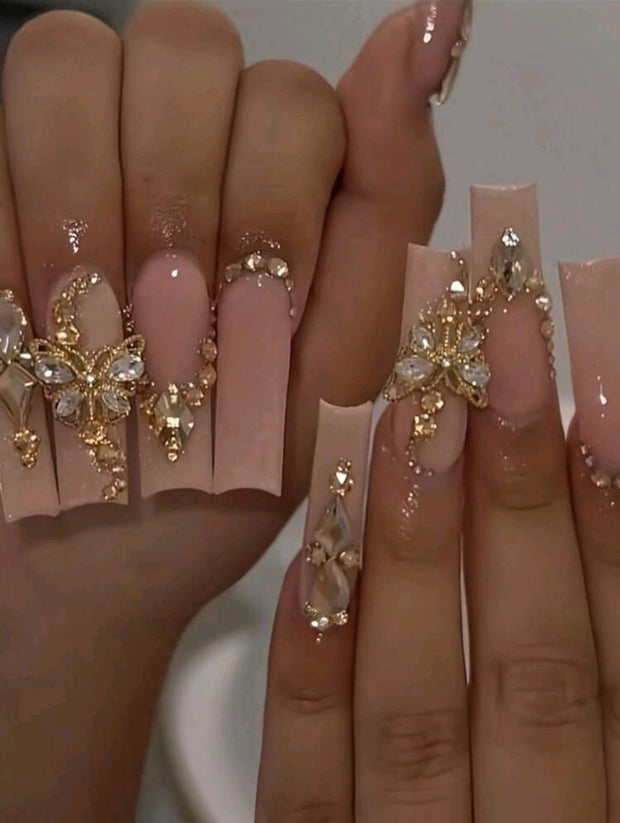 Lavish Nails