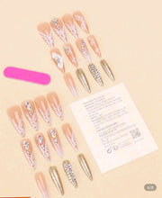 Lavish Nails
